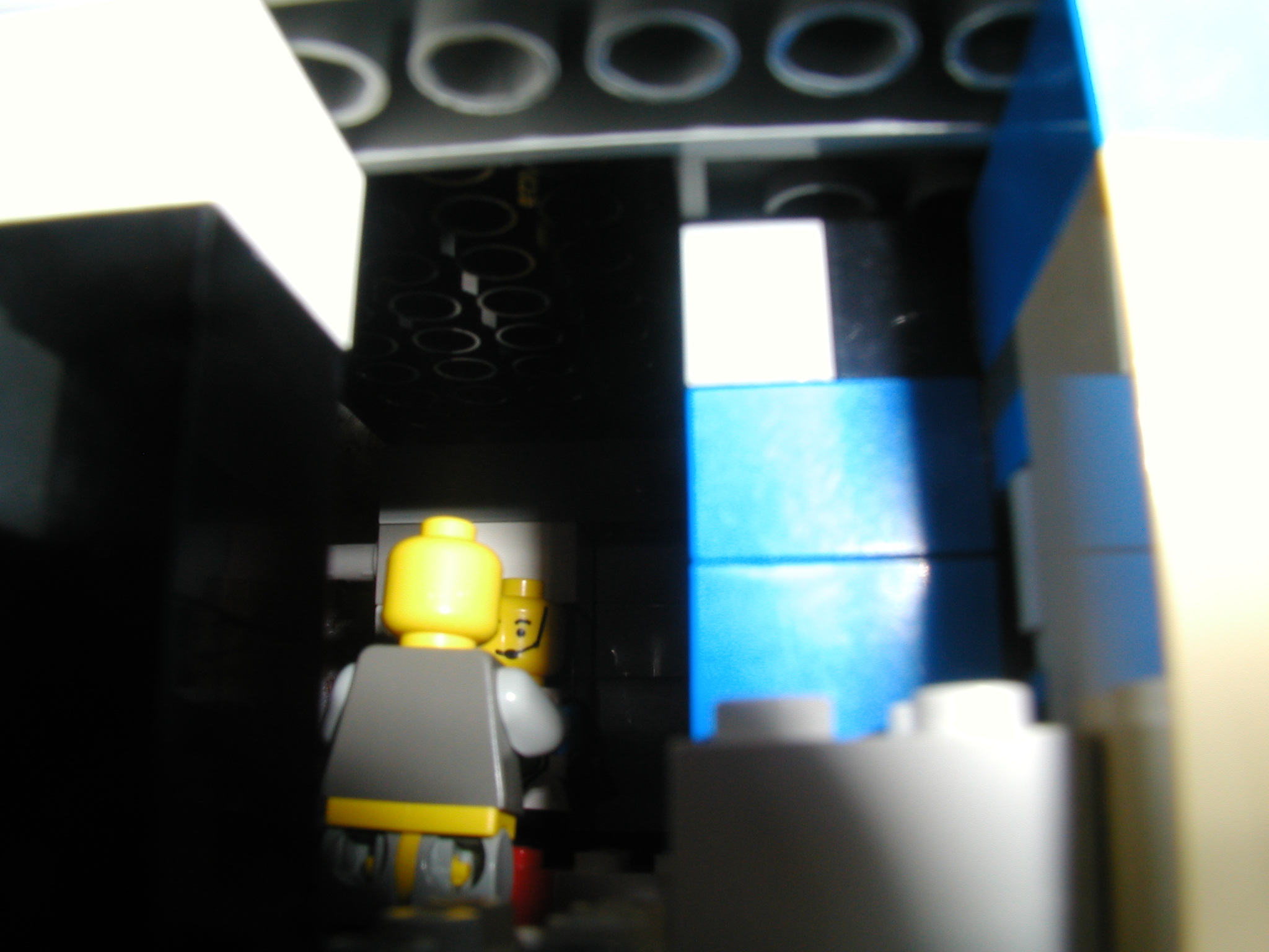 lego_website_1_p2_millenium13_.jpg