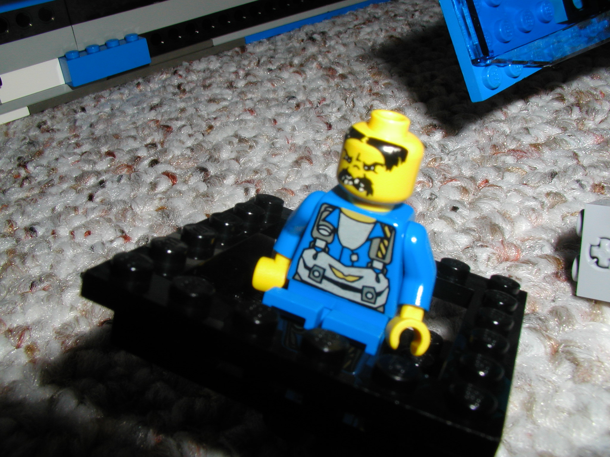 lego_website_1_p2_millenium20_.jpg