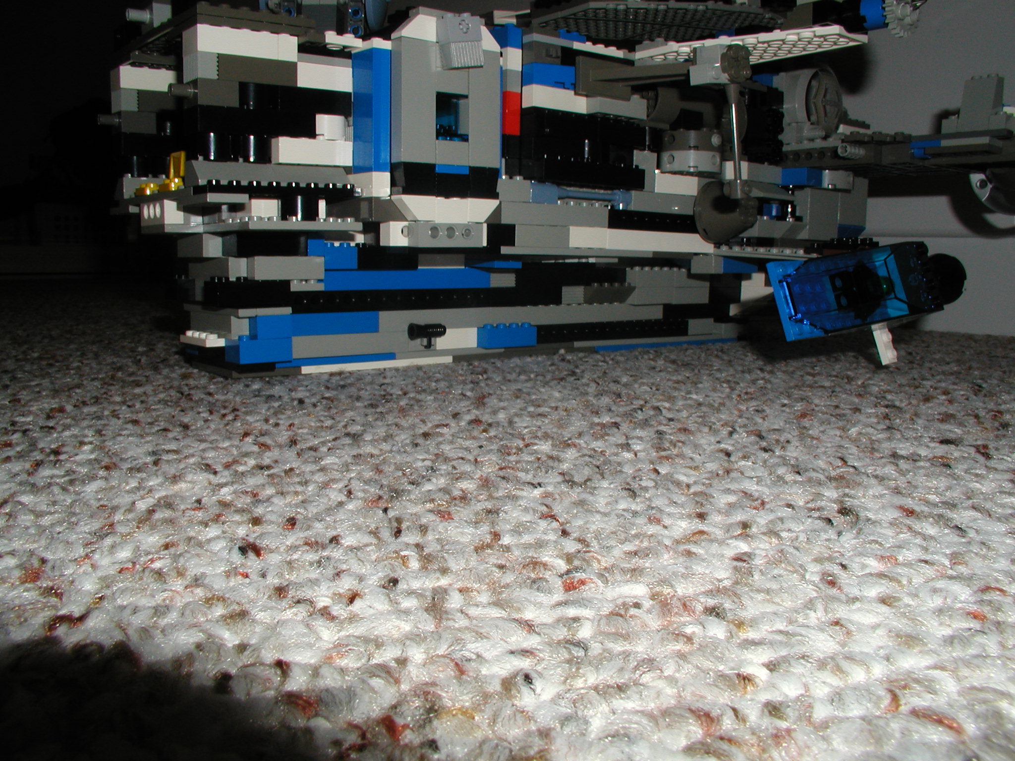 lego_website_1_p2_millenium21_.jpg