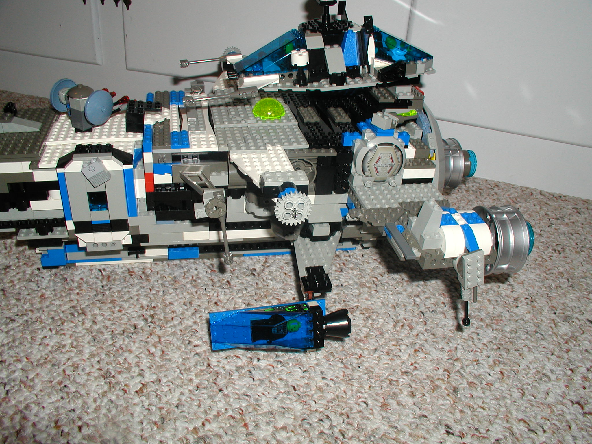 lego_website_1_p2_millenium23_.jpg