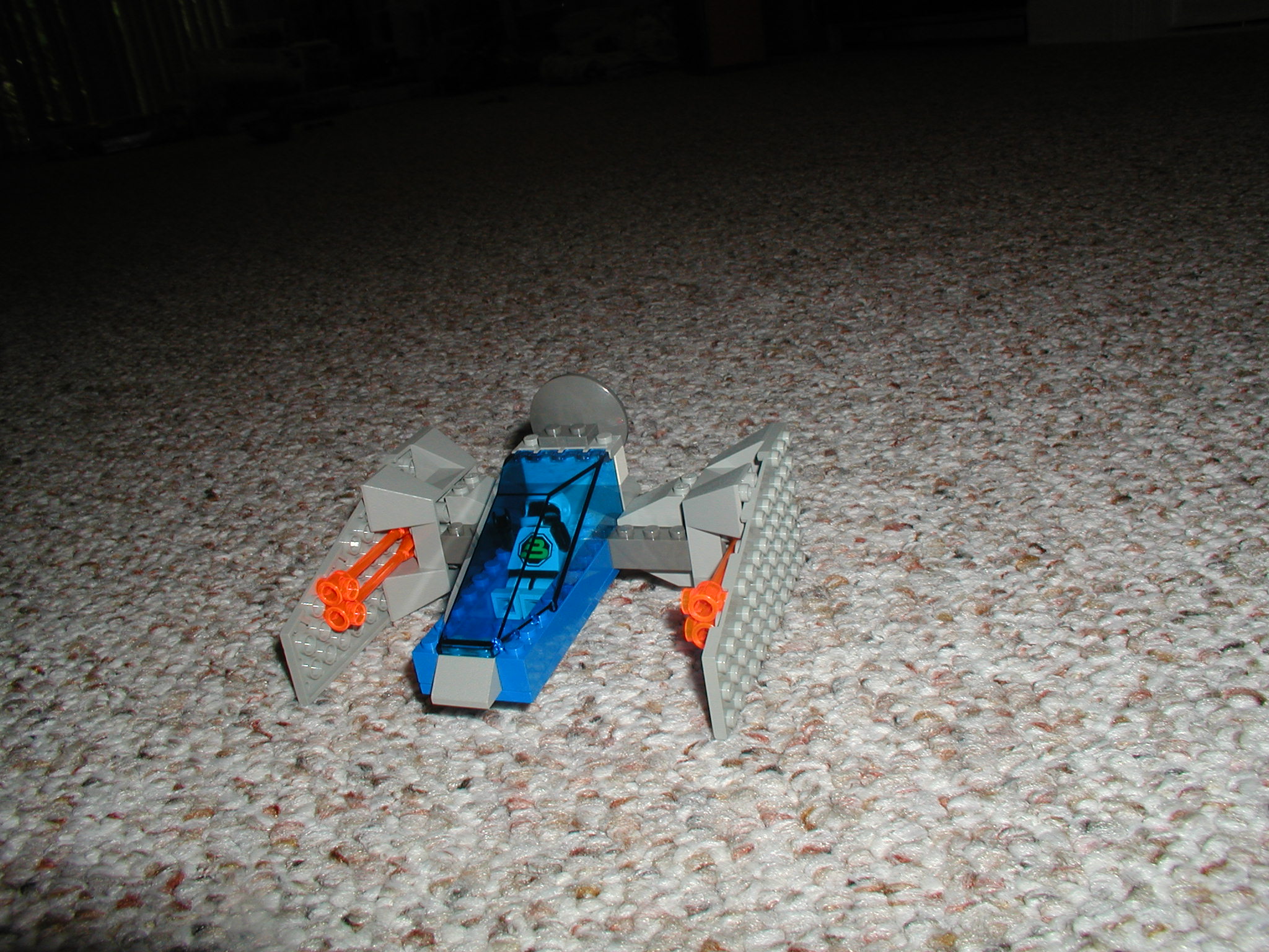 lego_website_1_p2_millenium32_.jpg