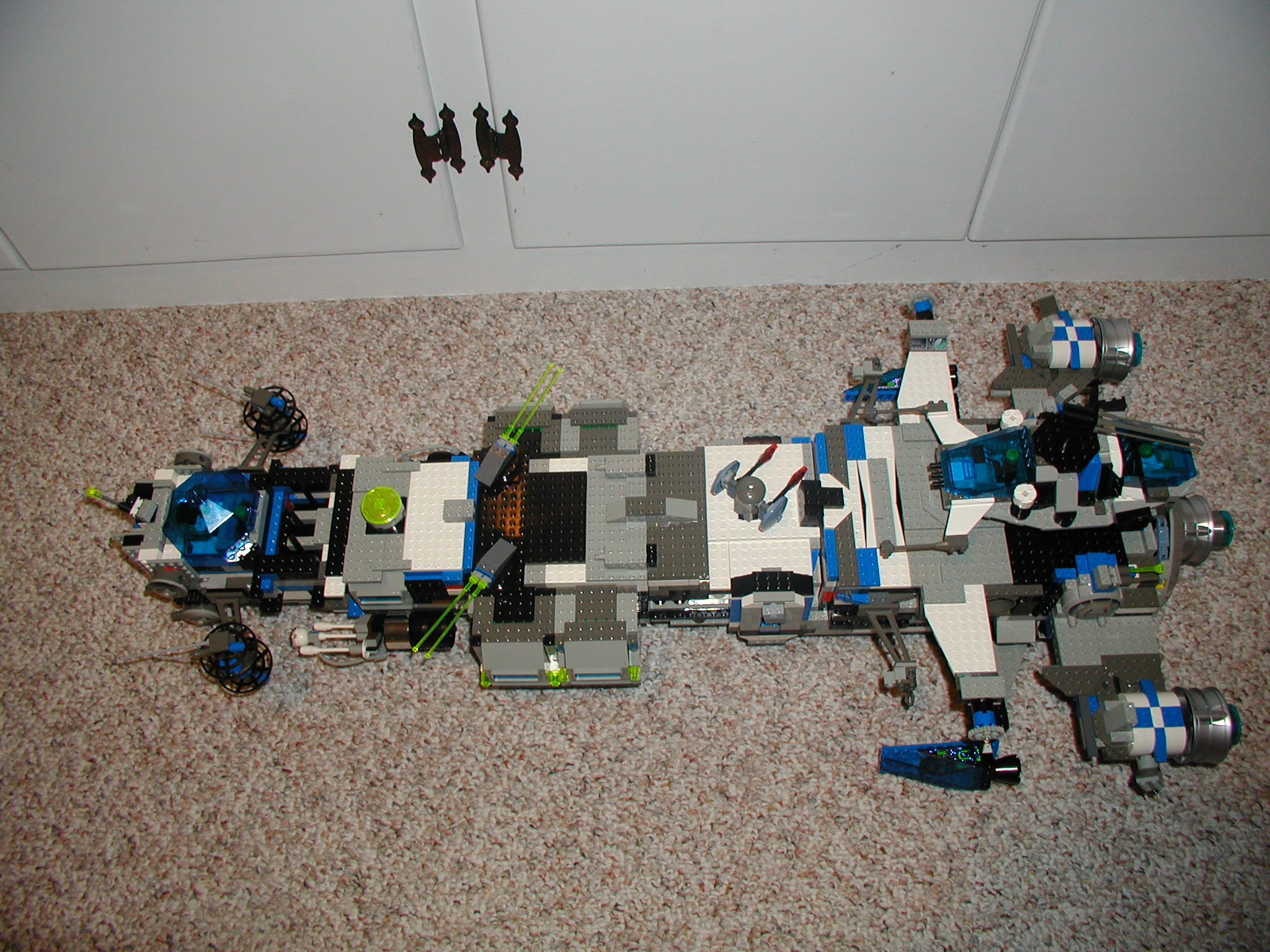 lego_website_1_p2_millenium36_.jpg