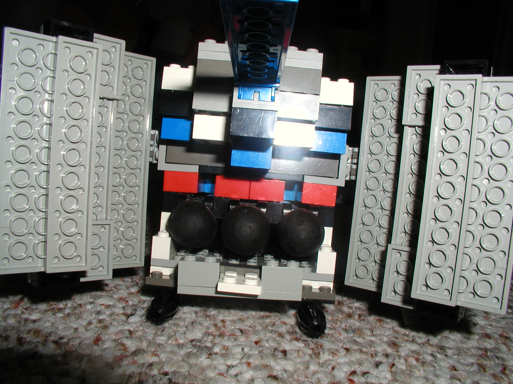 lego_website_1_p2_millenium_9.jpg