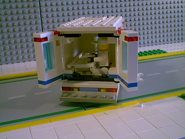 ambulance02.jpg