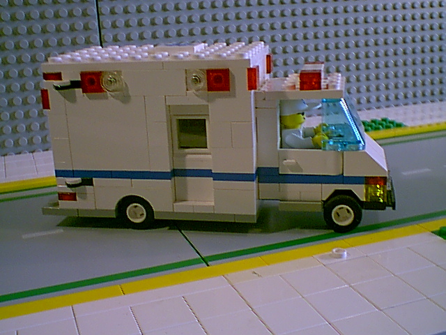 ambulance03.jpg