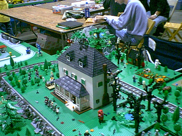 hauntedhouse01.jpg
