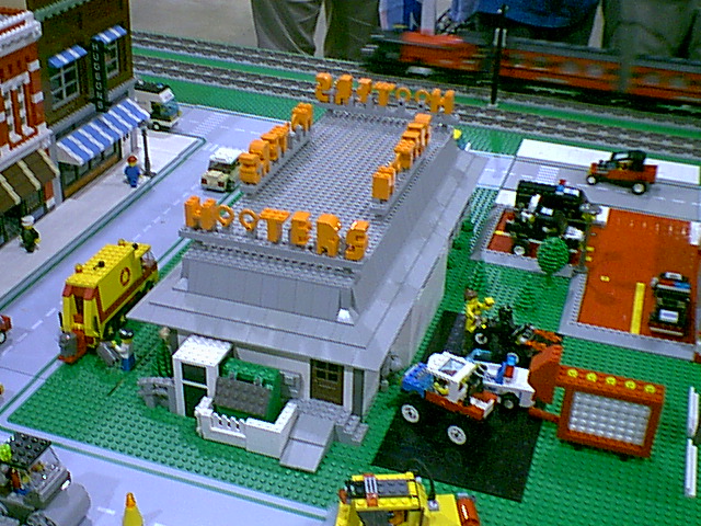 hooters03.jpg