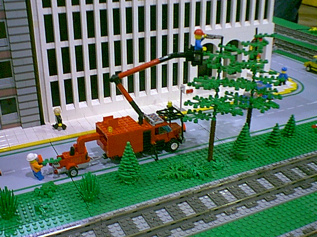 treetrimmer02.jpg
