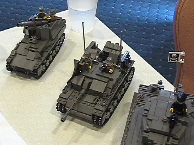 moc_tanks-003.jpg