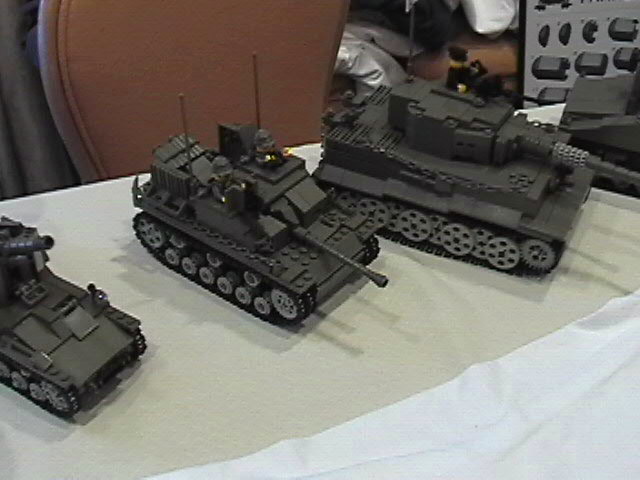 moc_tanks-011.jpg