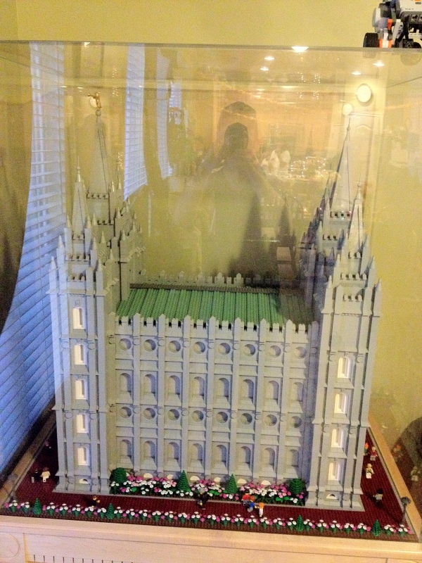 lego-mormon-temple-01.jpg