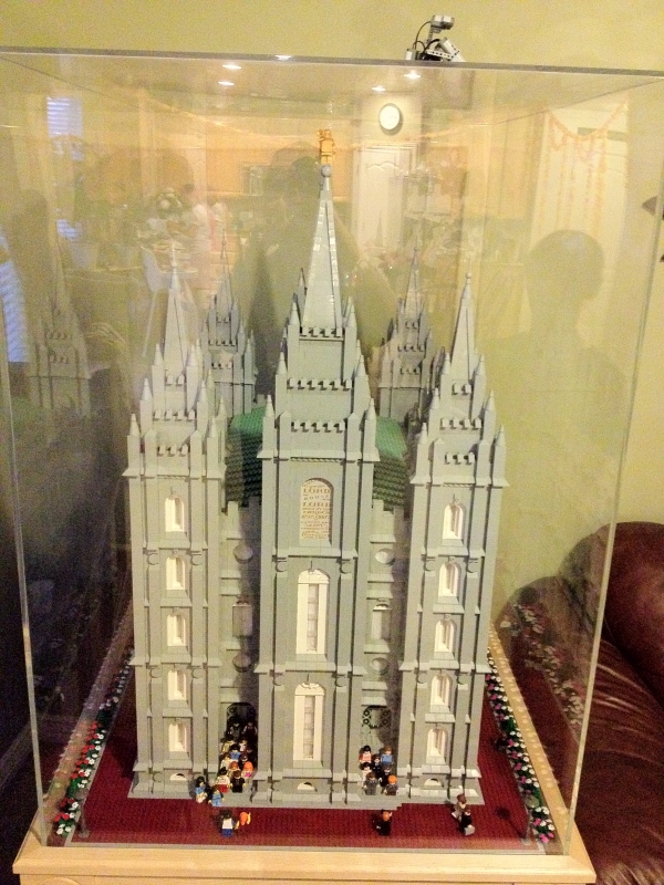 lego-mormon-temple-02.jpg