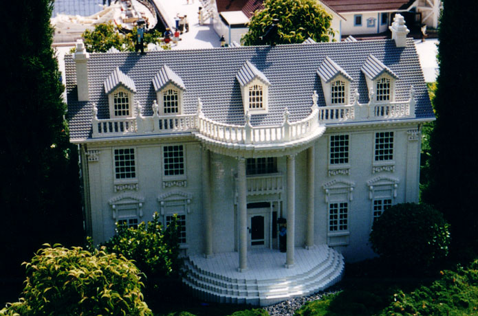 legoland2068.jpg