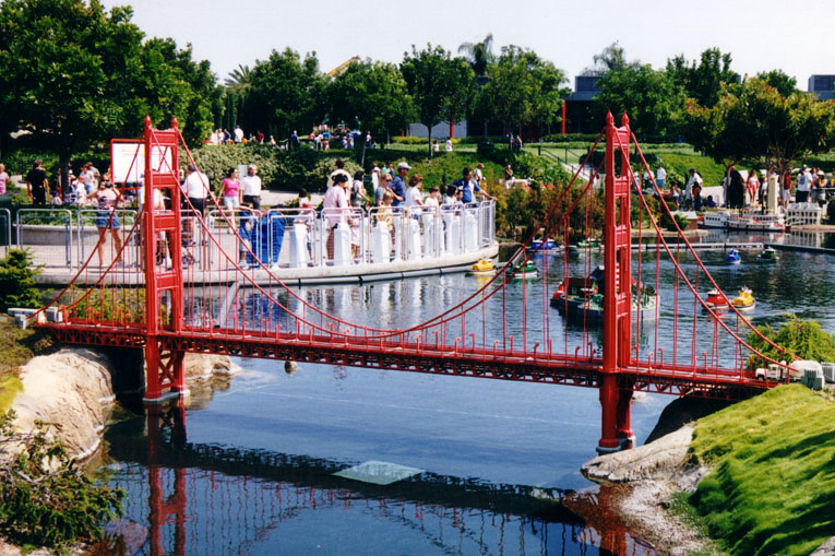 legoland2076.jpg