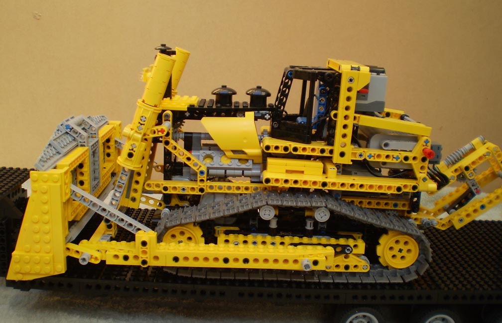 yellow_engine_side_panel.jpg