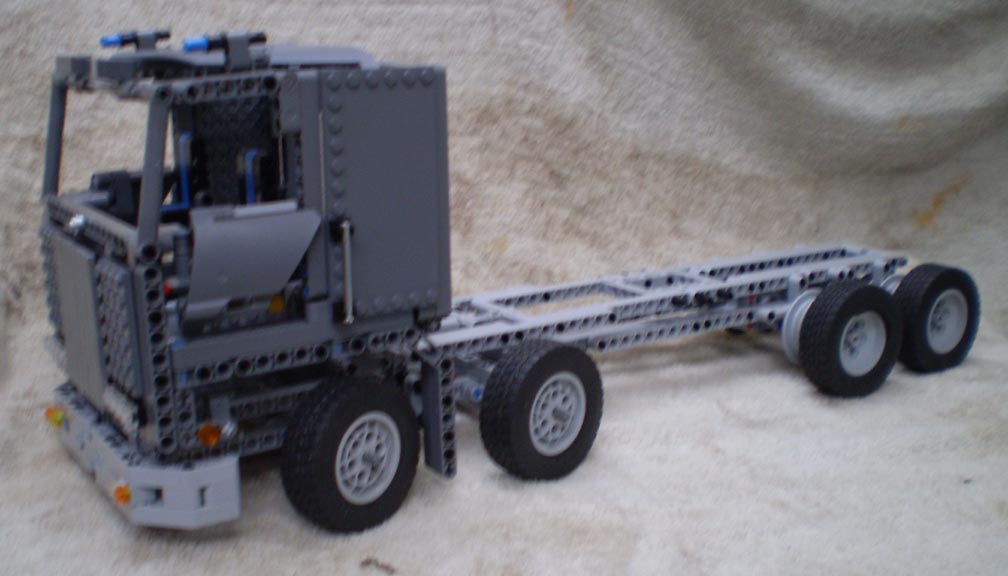 pneumatic_crane_truk.jpg