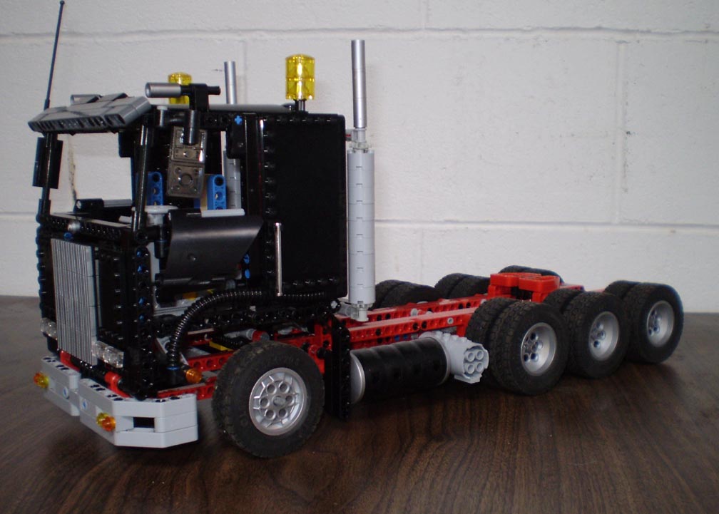 triple_drive_tractor_unit_1.jpg