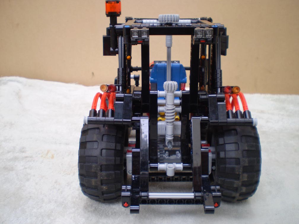tractor_red_7.jpg