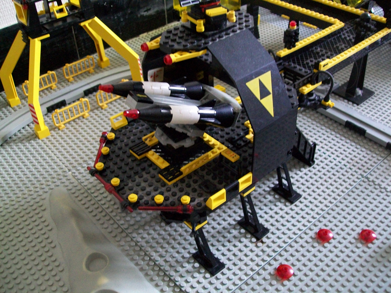 base-lego-espace-guillaume-david_blactron_04.jpg