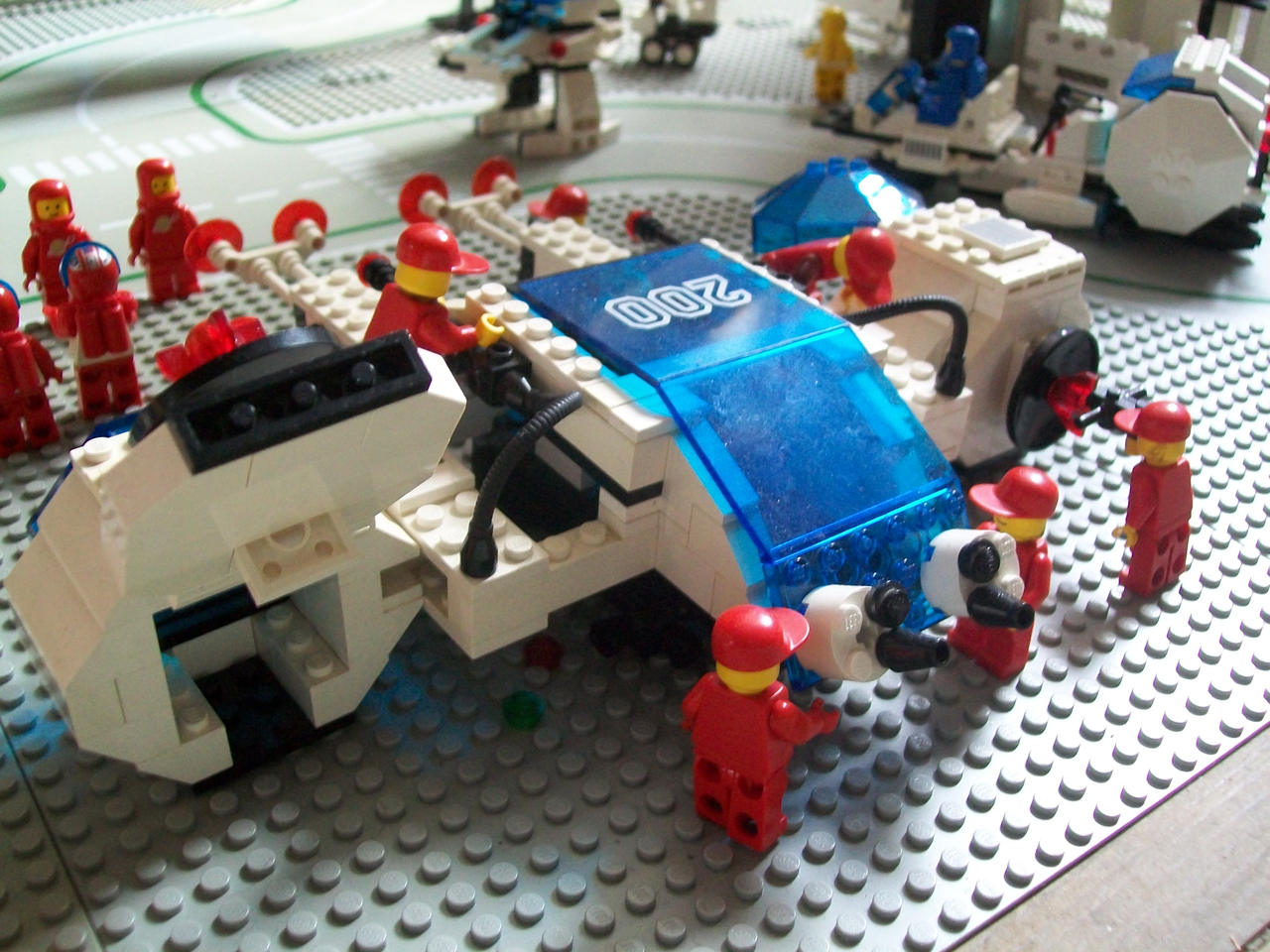 base-lego-espace-guillaume-et-david-futuron-02.jpg