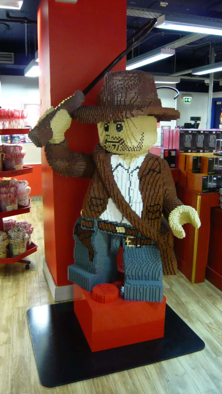 1_hamleys_a2.jpg
