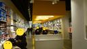 1b3_lego_store_inside2a.jpg