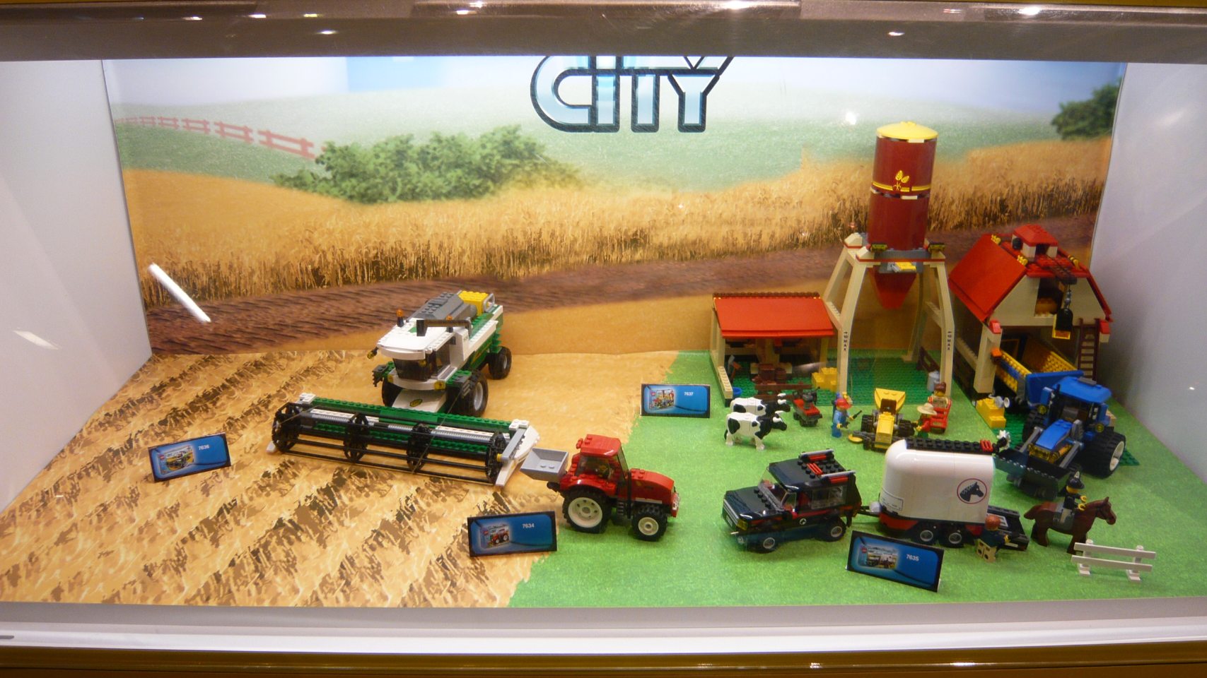 6_d_lego_city_farmtoysrus.jpg
