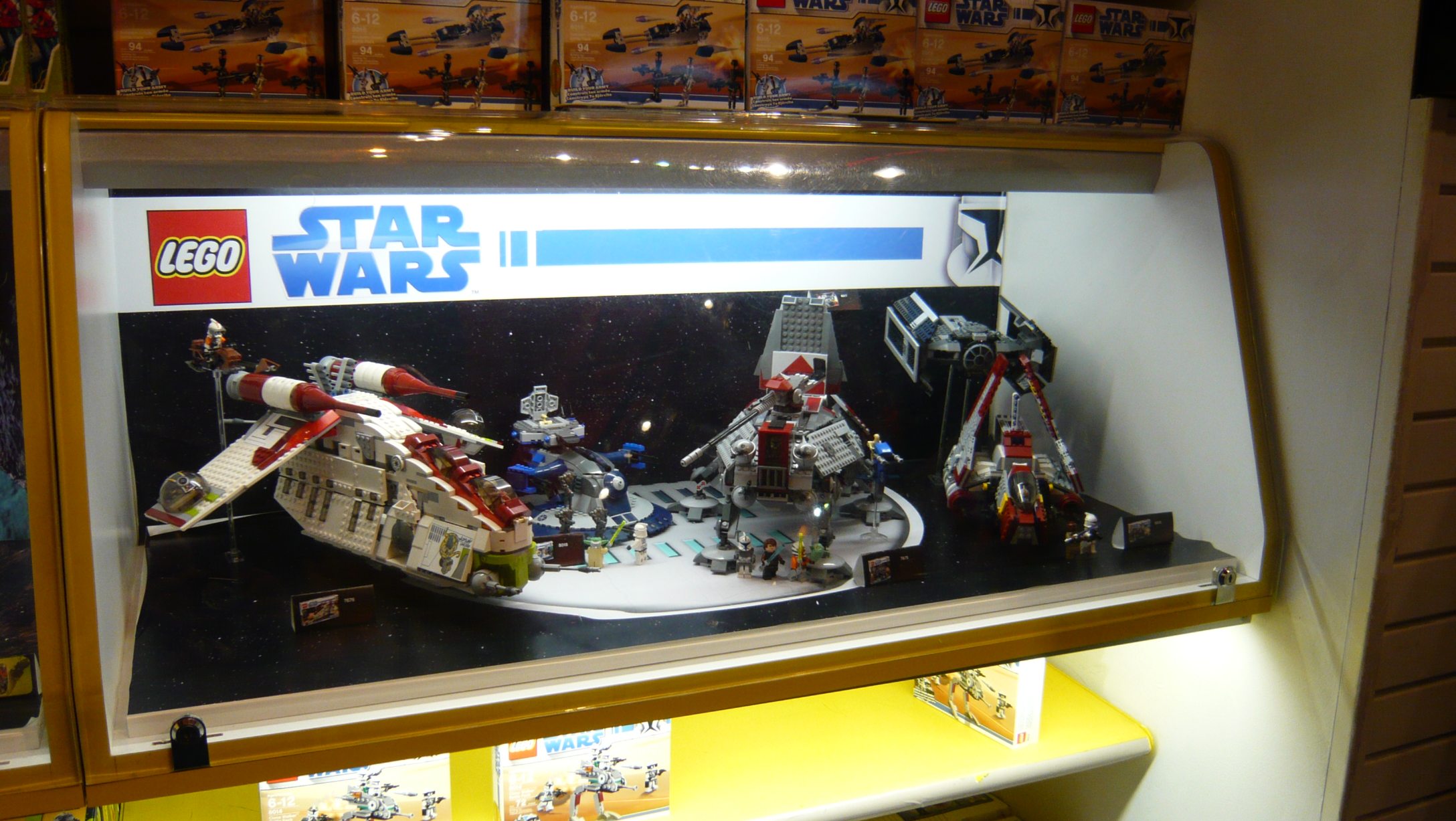 6_d_lego_sw_display.jpg