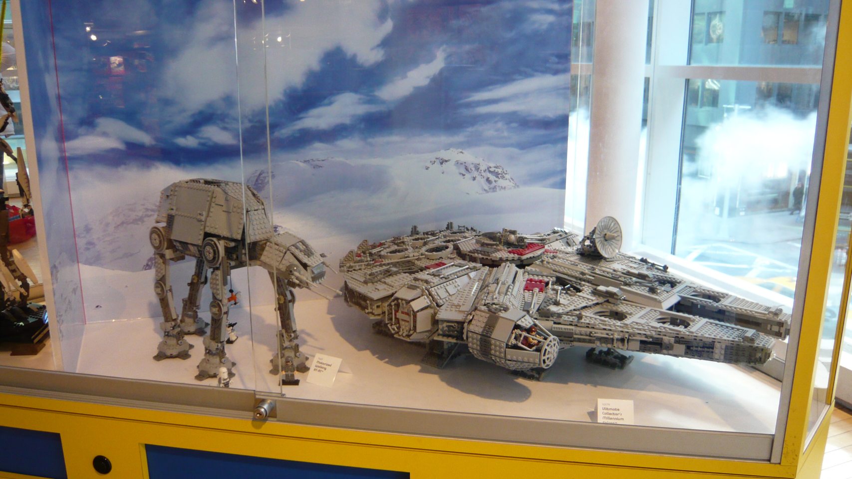 8_fao_lego__milleniumfalken_1.jpg