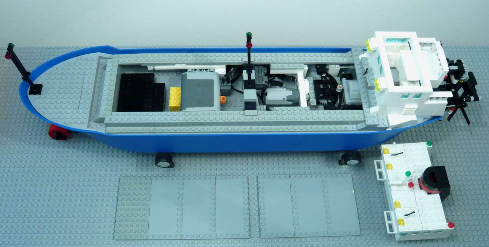 1c_lego_containership.jpg