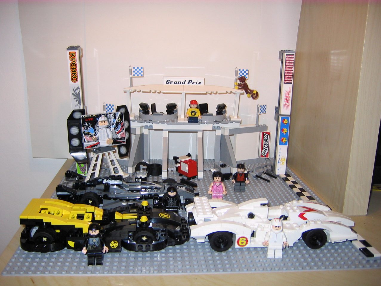 8161_b.jpg