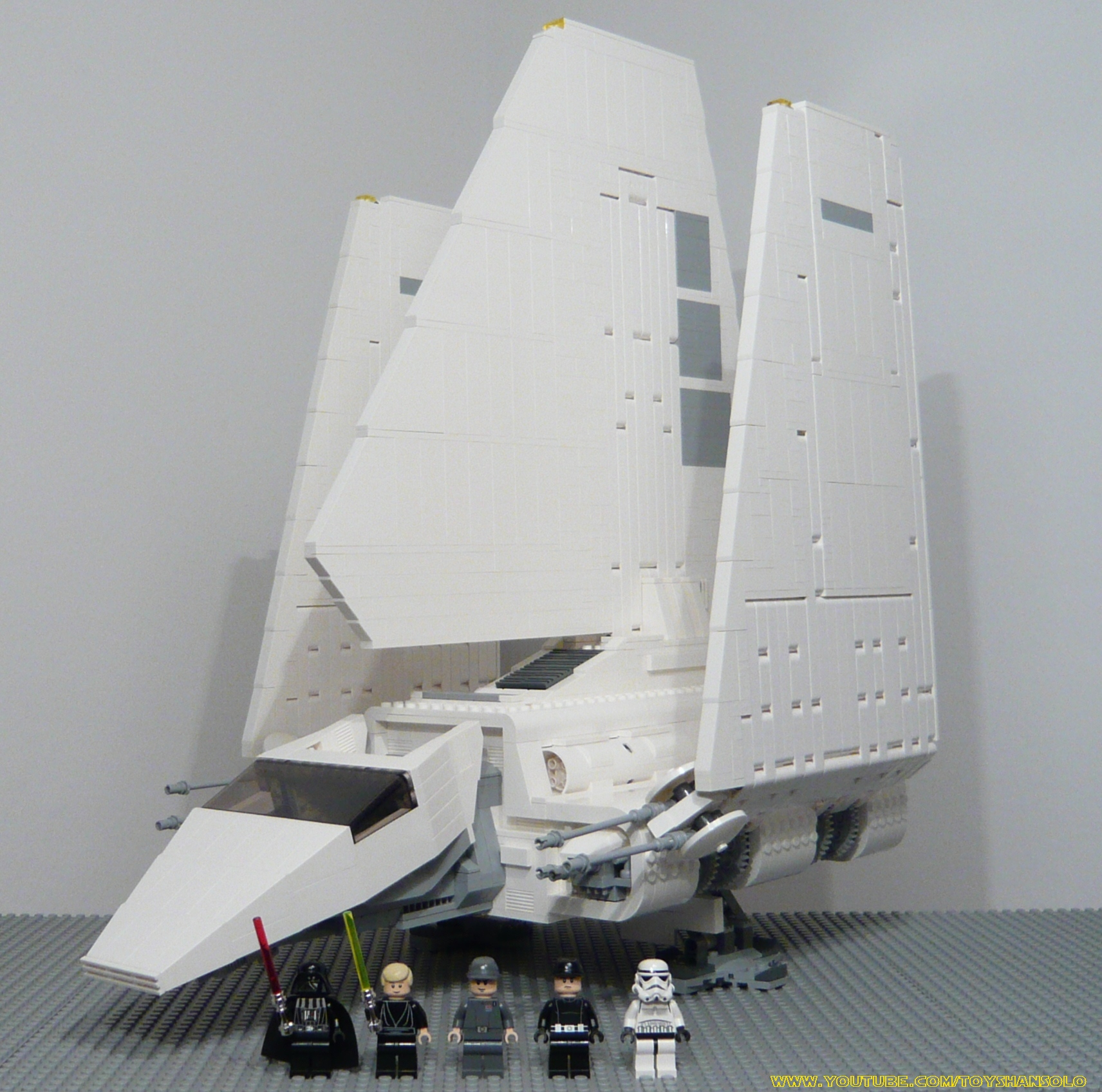 100000000_a1a_10212_1a_shuttle.jpg
