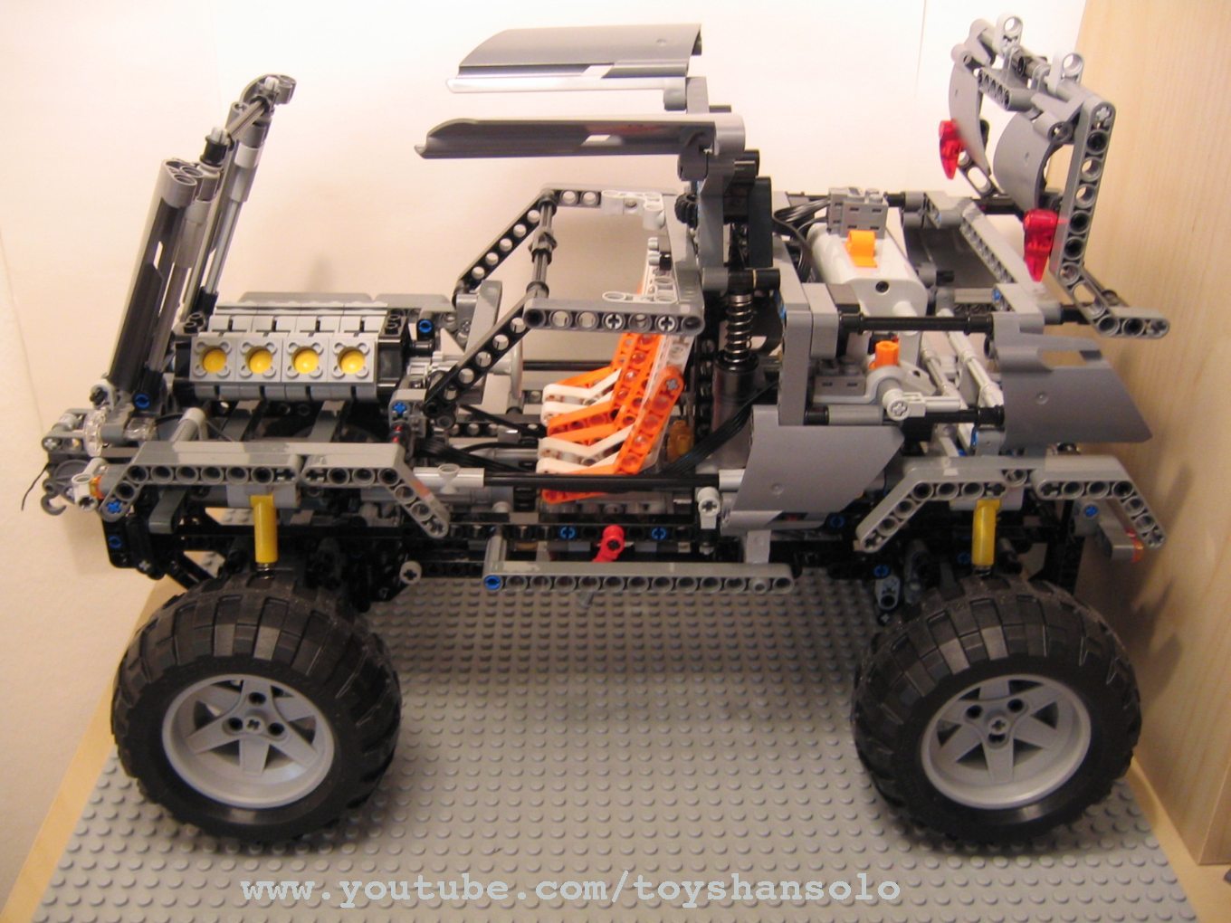 1f_8297_d.jpg