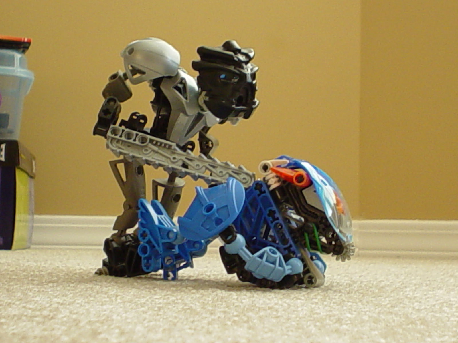 onua-bohrok-fight.jpg