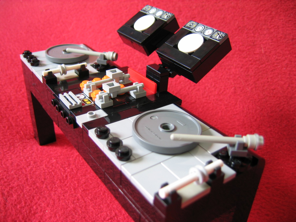 dj_console.jpg