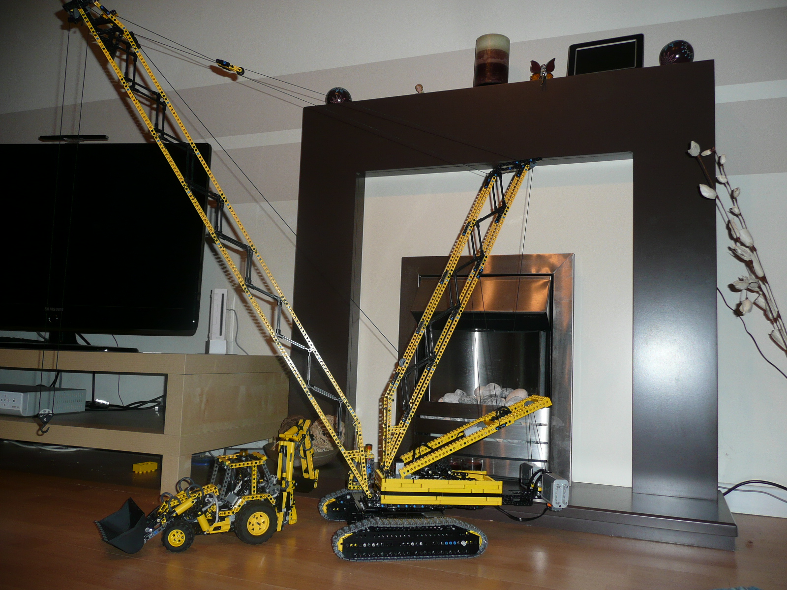 a_a_crawler_crane_based_on_8288.jpg