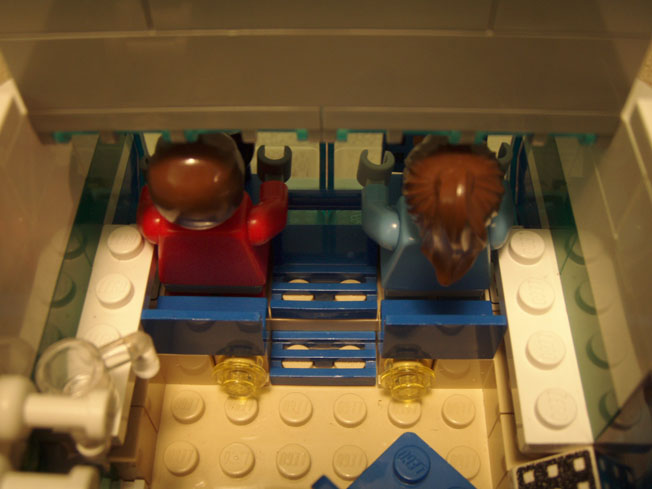 rsv_27_int_cockpit.jpg