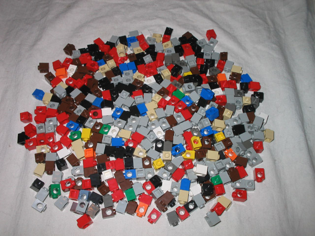 02_1x1technicbricks.jpg