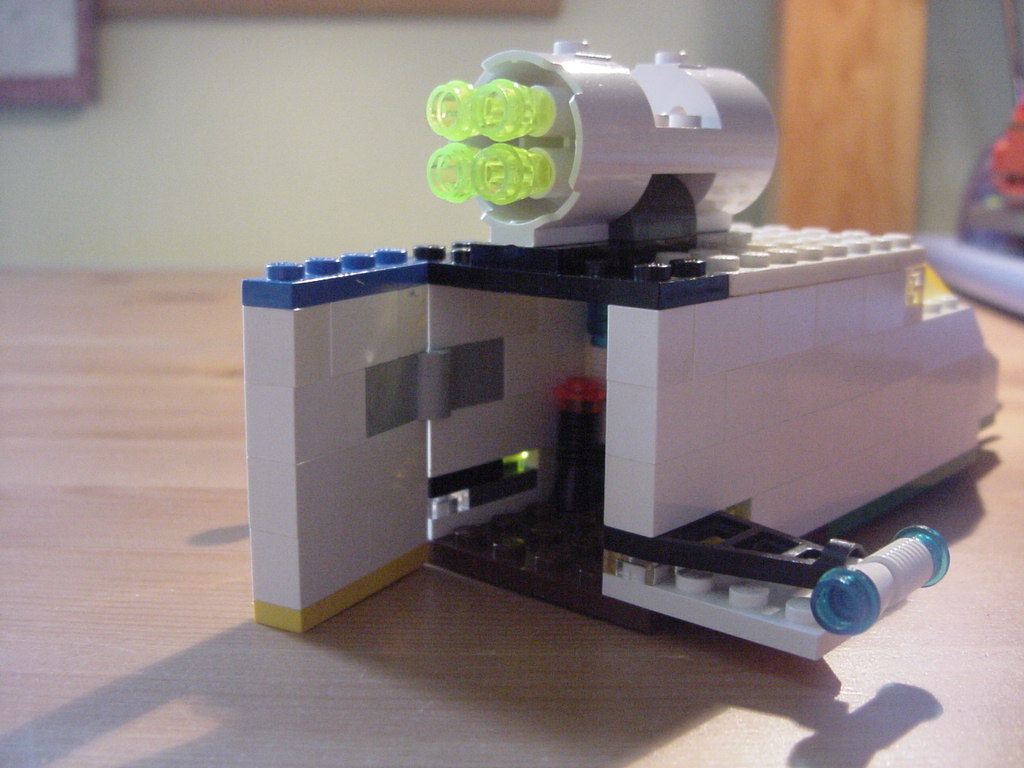 explorien_ship_rear.jpg