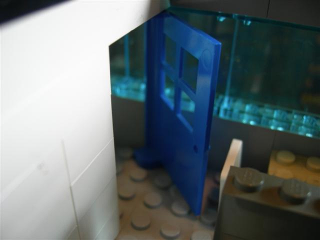 16skyscrapertoiletdoor.jpg