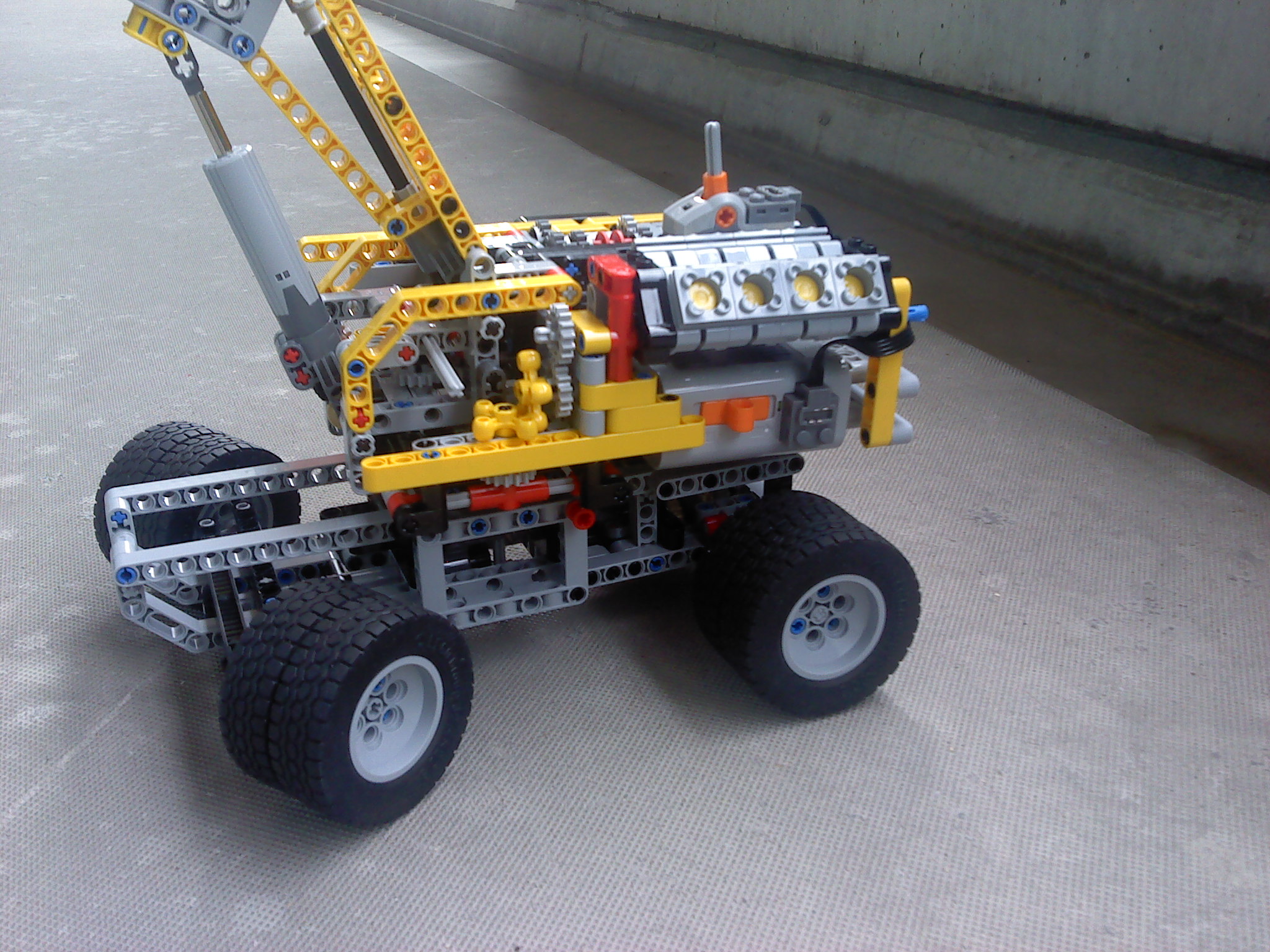 mib_excavator_-_v0.1_side2.jpg
