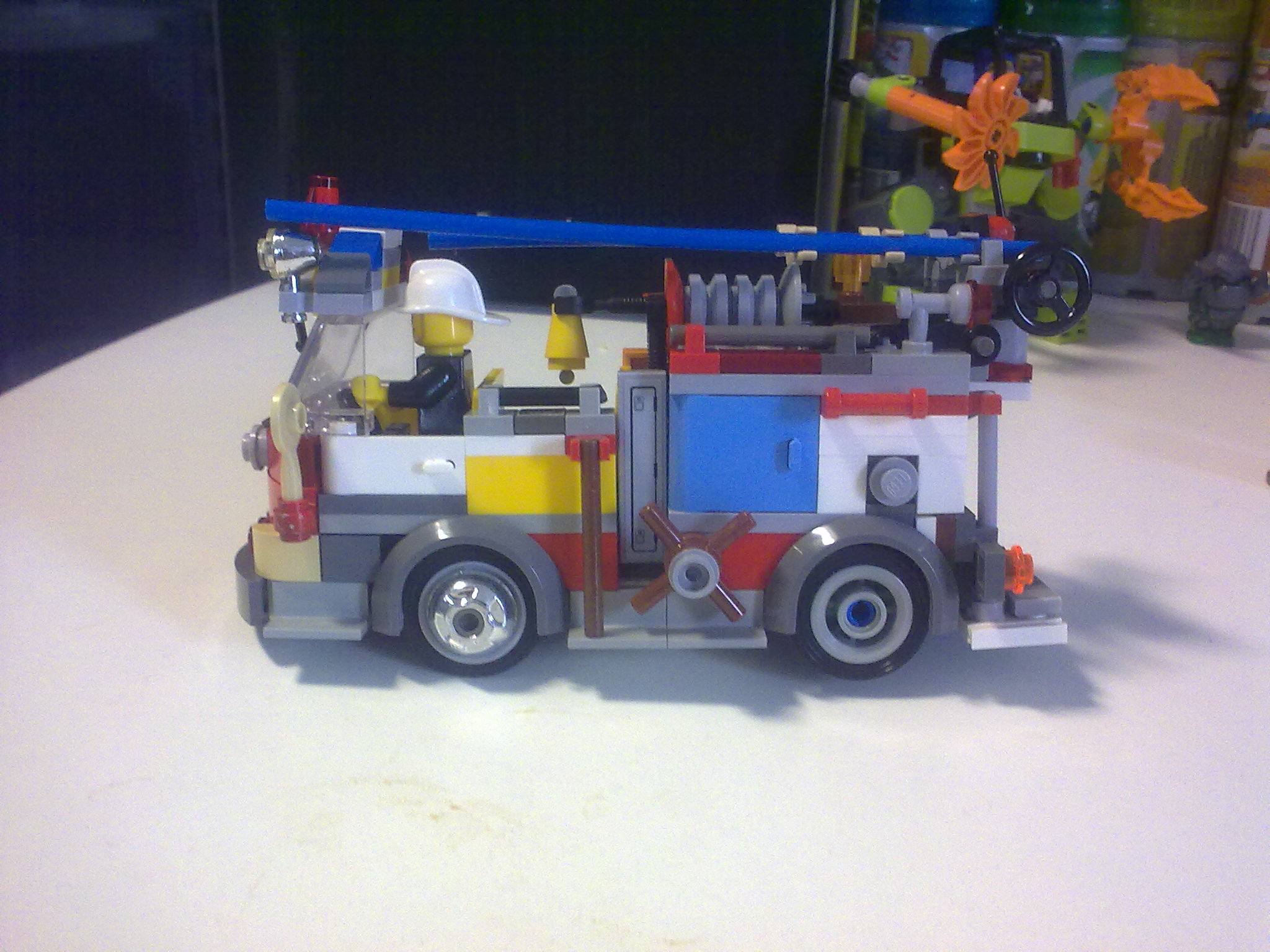 brickbuildfiretruck.jpg