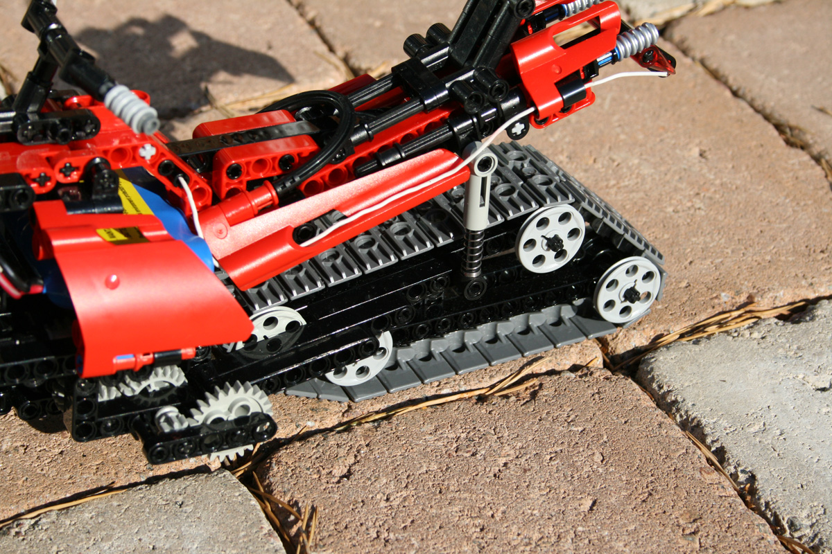 rc_snowmobile_03.jpg