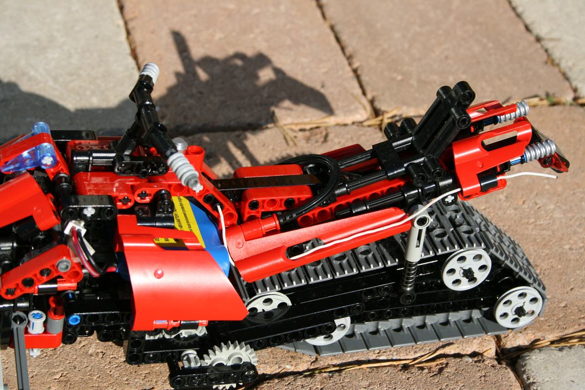 rc_snowmobile_04.jpg