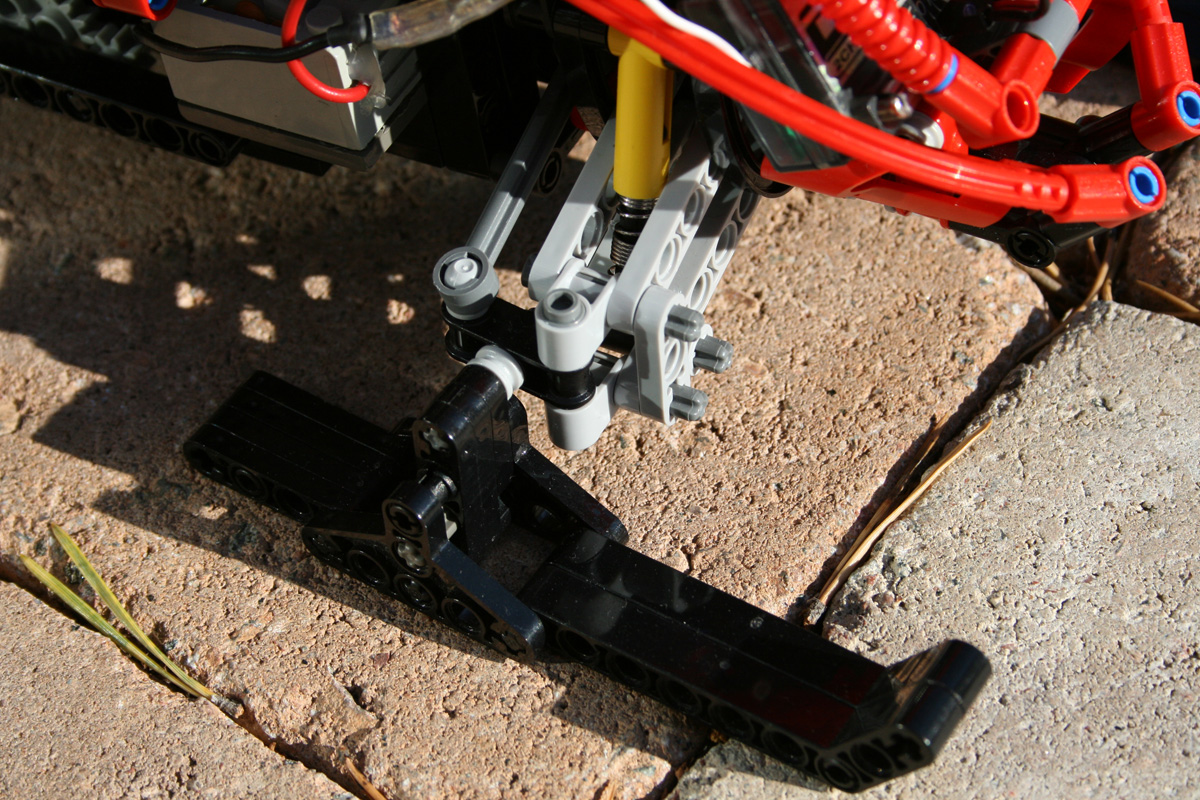 rc_snowmobile_06.jpg