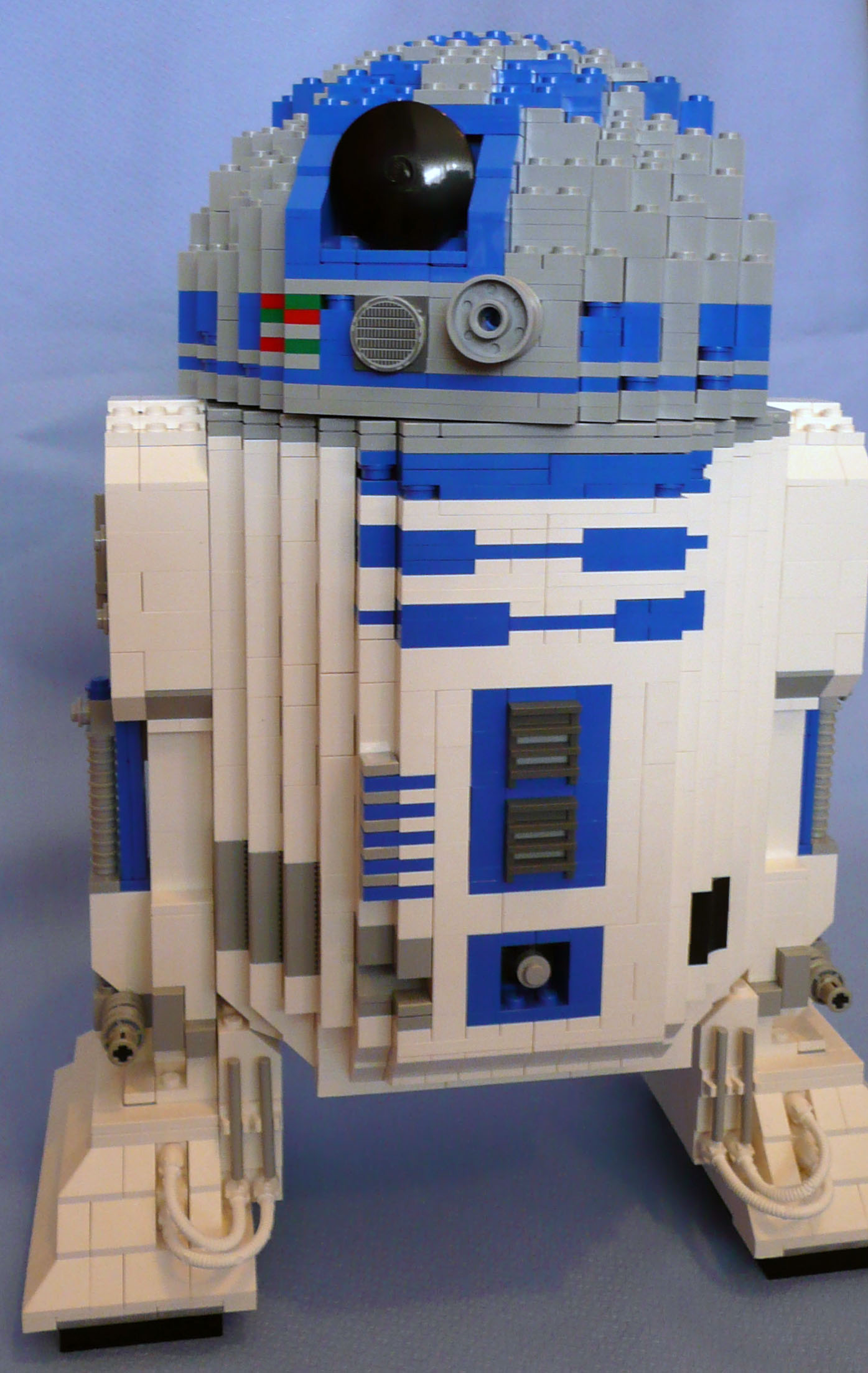 r2d22.jpg