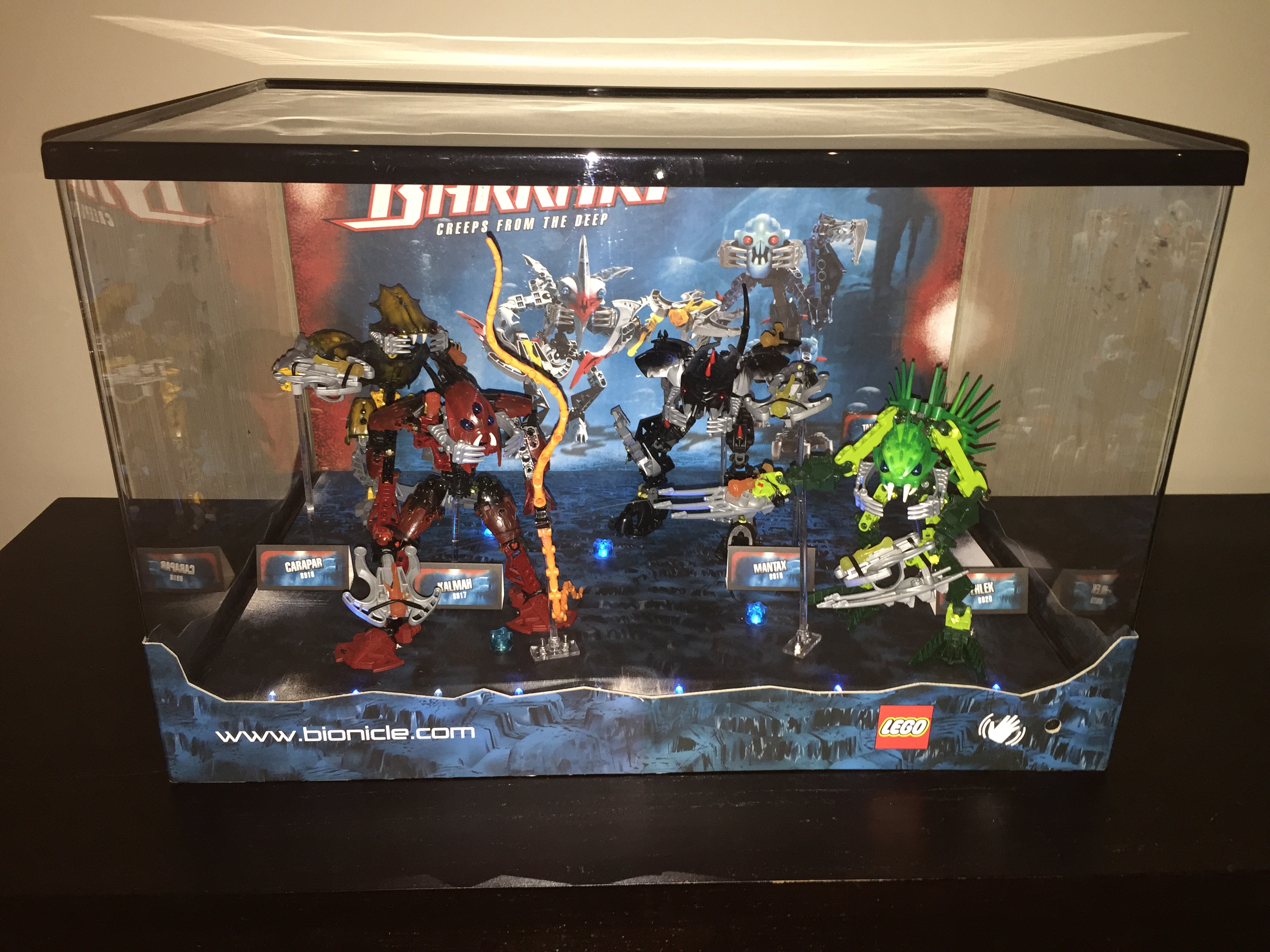 barraki_display_bionicle_with_lights.jpg