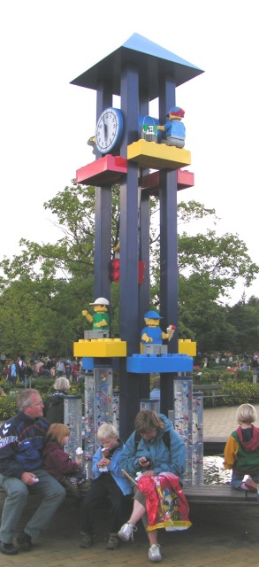 legoland_fountain_002_scuplture.jpg
