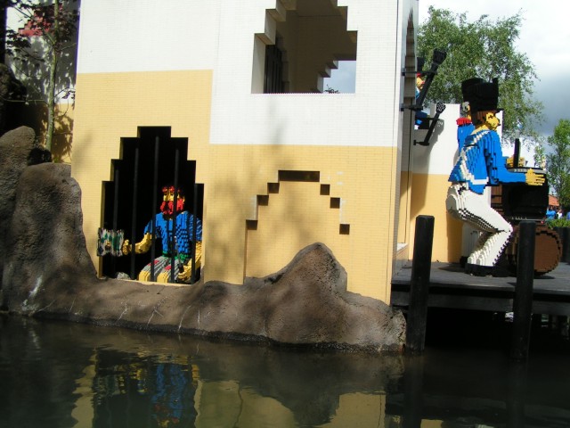legoland_pirates_013_castle.jpg