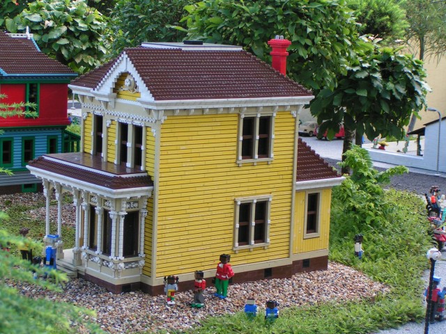 miniland_049_us_house.jpg